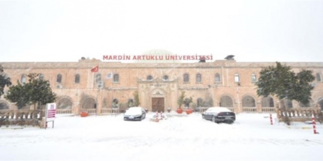 Mardin Artuklu Üniversitesinde eğitime kar engeli