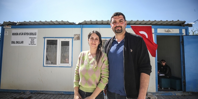 Depremzede öğretmen çift, öğrencileri sınava hazırlayarak acılarını azaltıyor