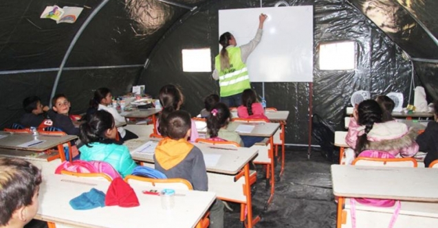 Deprem Bölgesindeki Norm Kadro Fazlası Öğretmenlerin Re’sen Atamaları 1 Yıl Ertelenmelidir