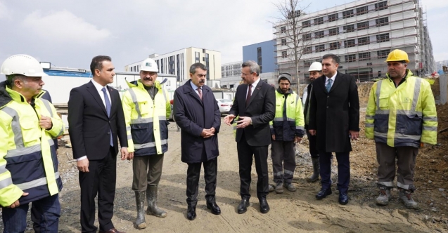 BAKAN TEKİN, TÜRKİYE'NİN EN BÜYÜK LİSE KAMPÜSÜNÜN ESENYURT'TAKİ İNŞAATINDA İNCELEMELERDE BULUNDU