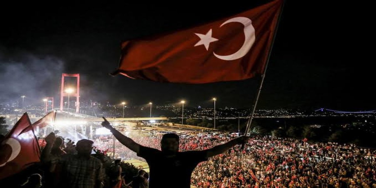 O öğretmenler yaz tatilinde 15 Temmuz törenleri için görevlendirildiler